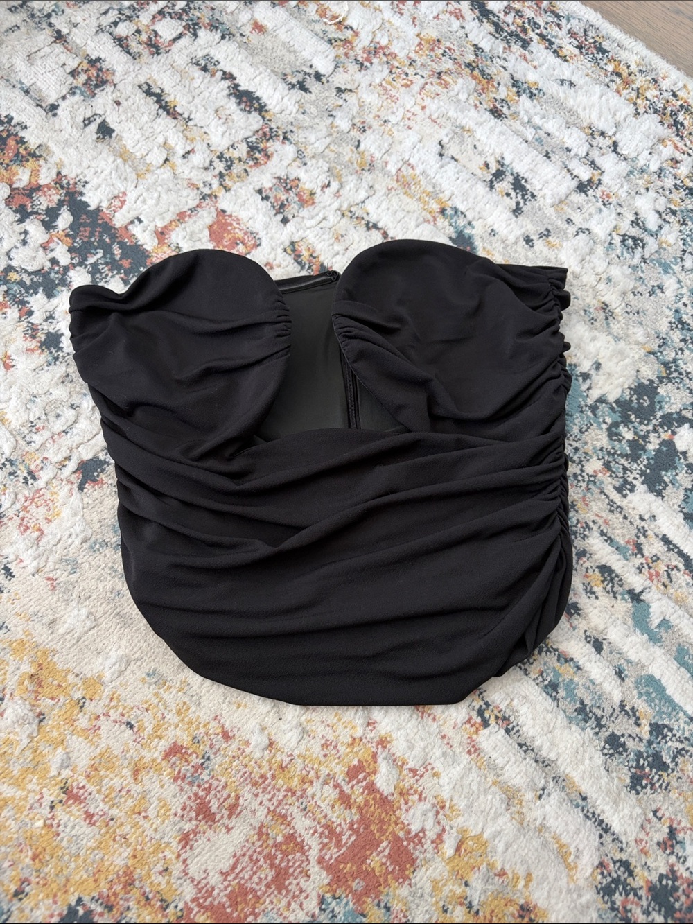 Isalis Strapless Ruched Crop Top - Black